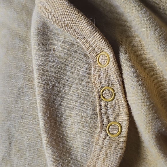 E Cute Hufflepuff Onesie Sz 24M - Picture 7 of 7